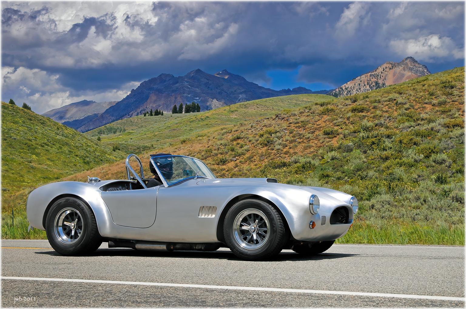 Exploring the ‌Timeless Elegance of a Shelby Cobra with a Roof